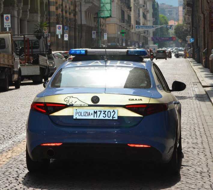 Arrestato dopo furto e aggressione al negozio