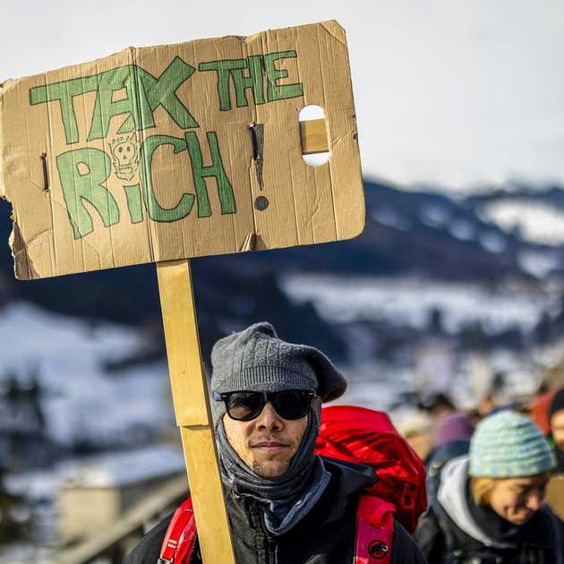 Ricchezza dei Miliardari: Oxfam Evidenzia Disparità e Pericoli per la Democrazia