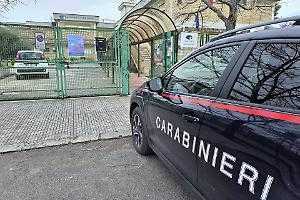 Caduta all'interno dell'istituto scolastico