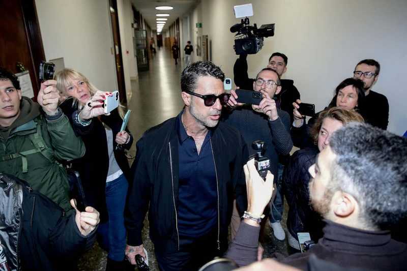 Corona e Signorini: Falsissimo contro l'editto bulgaro