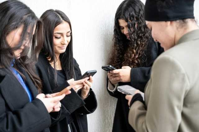 Francia: stop ai social network per i minori di 15 anni