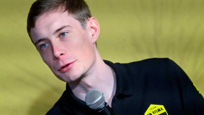 Vingegaard cade in allenamento dopo tentativo di staccare cicloamatore