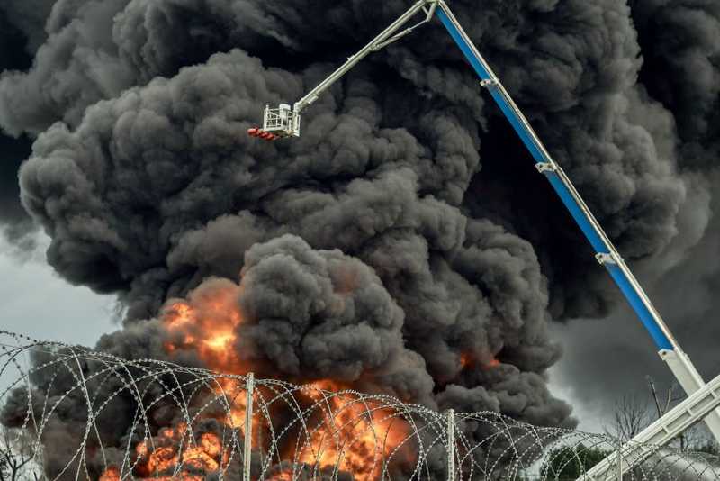 Ucraina colpisce deposito petrolifero a Voronezh e basi russe nei territori occupati