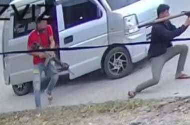 Attacco con razzo al sindaco filippino: sopravvissuto, video choc