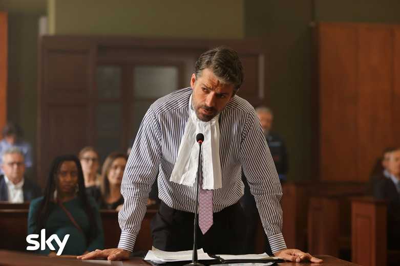 Luca Argentero è l'Avvocato Ligas: charme e tribunali su Sky dal 6 marzo