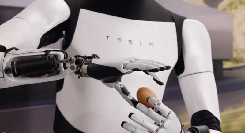 Tesla rivoluziona strategia: 20 miliardi su autonoma e robot umanoidi