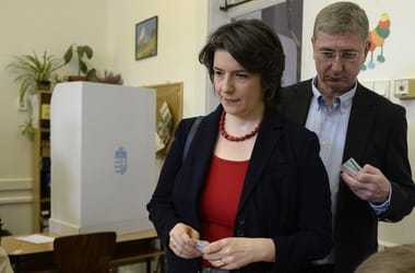 DK vuole abolire il voto agli ungheresi all'estero: accuse di frode