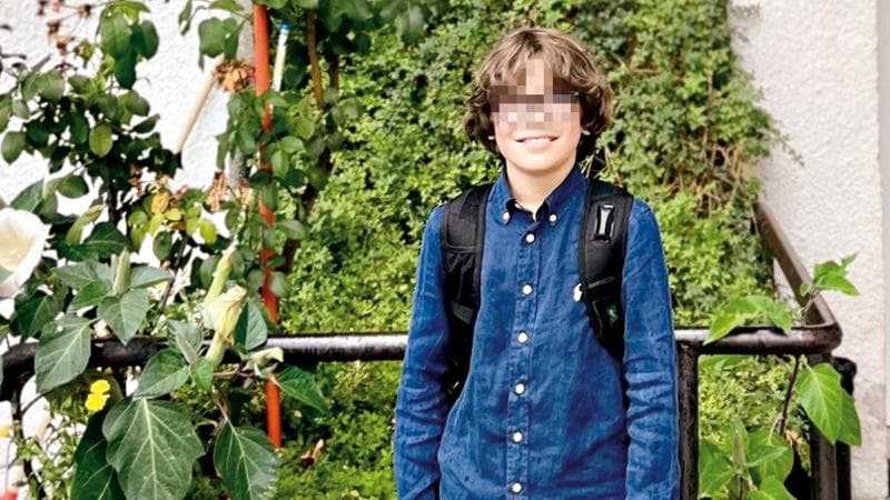 Bambino lasciato nella neve, genitori perdonano autista del bus