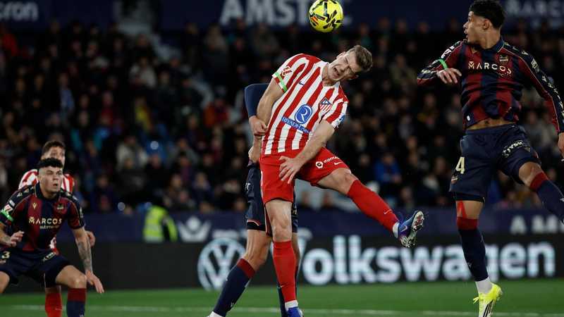 Mateta e Milan: trattativa naufragata per il ginocchio