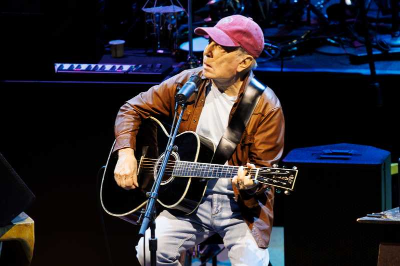 Paul Simon protagonista al "Love Rocks NYC