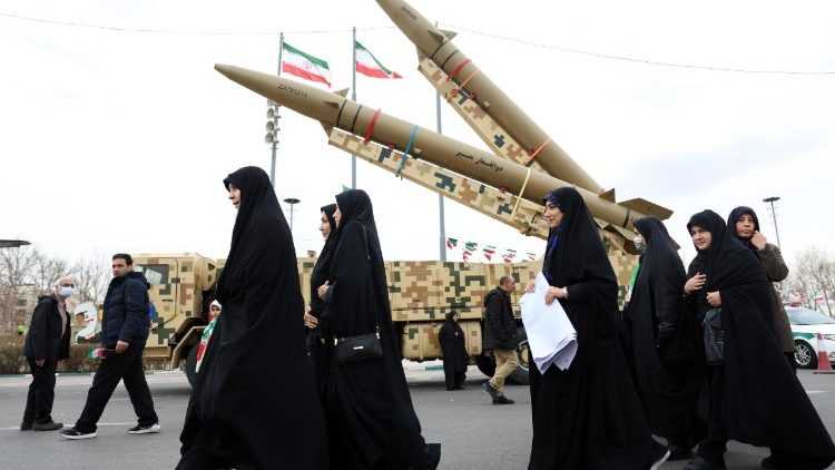 Iran, 47 anni dalla Rivoluzione: celebrazioni e tensioni