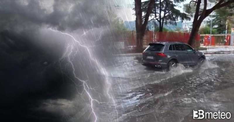 Calabria sotto l'assalto del ciclone Ulrike: piogge torrenziali e venti devastanti