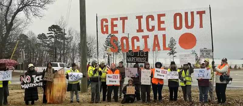 L’ICE accelera i piani per mega-centri di detenzione di massa negli Usa