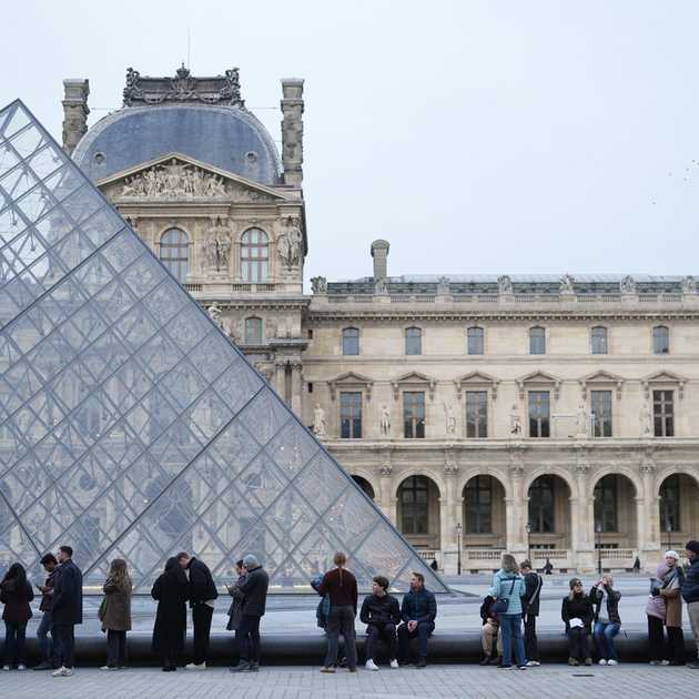 Louvre, ennesima beffa: truffa biglietti da 10 milioni