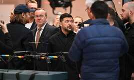 Zelensky a Monaco: Trump spinge per i negoziati mentre Mosca intensifica gli attacchi