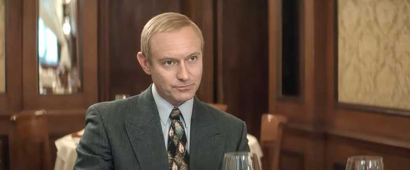 Il Mago del Cremlino: Jude Law sorprende nei panni di Putin nel film di Assayas