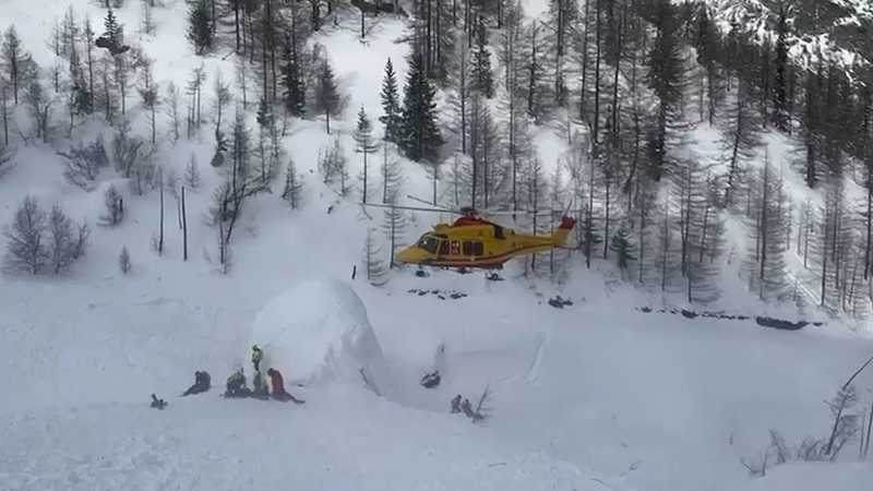 Valanga travolge sciatori fuoripista a Courmayeur: due morti e un ferito