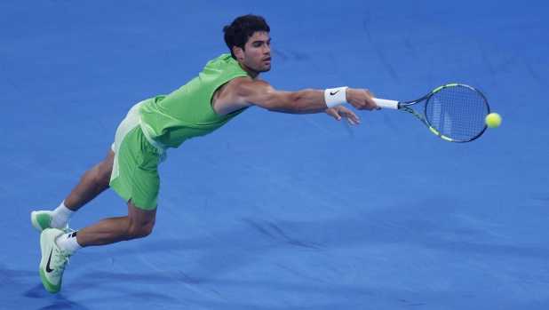 Alcaraz batte Rinderknech a Doha
