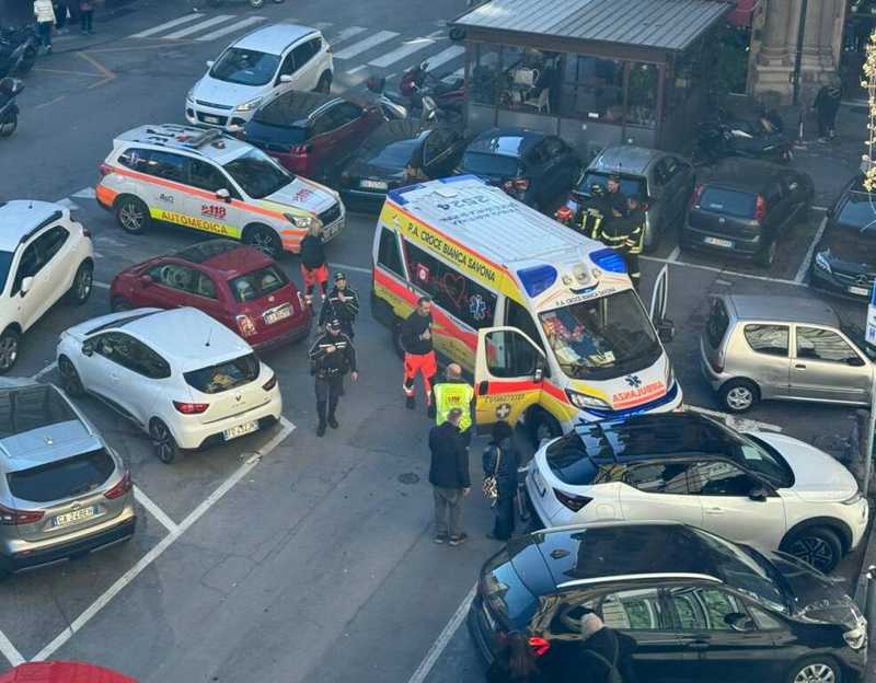 Incidente in piazza Diaz: anziana investita