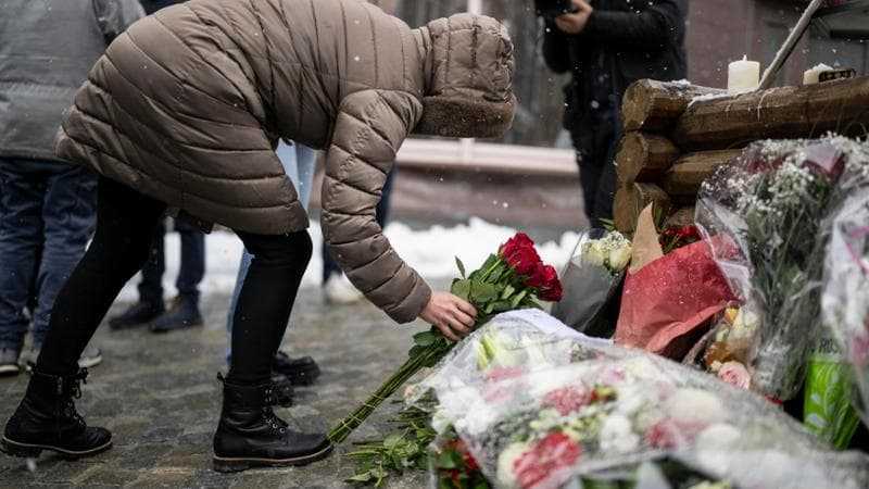 Crans-Montana, il bodyguard: “Jessica ci aveva detto di tenere chiuse le porte di