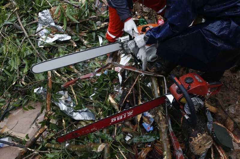 Tragedia in Brescia: uomo di 79 anni muore ferendosi con la motosega