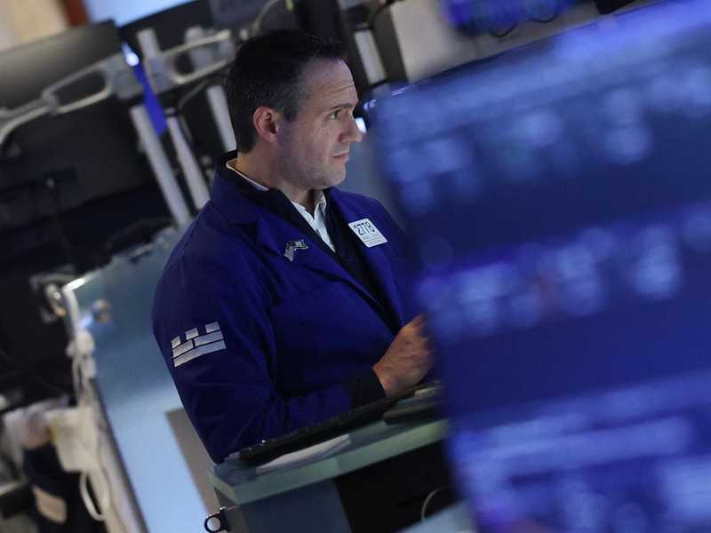 Indicatore Insolito Rileva Ottimismo nel Mercato Azionario e Preoccupazioni tra i Ricchi