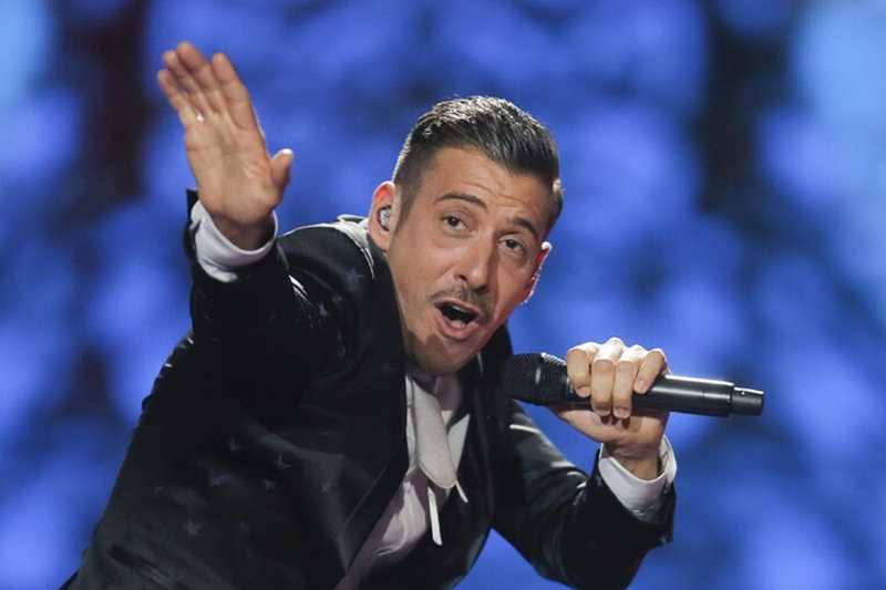 Francesco Gabbani a Sanremo: Un’Analisi della Sua Carriera