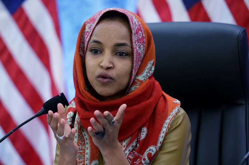 Ilhan Omar: Continuano le Accuse di Matrimonio Fraterno