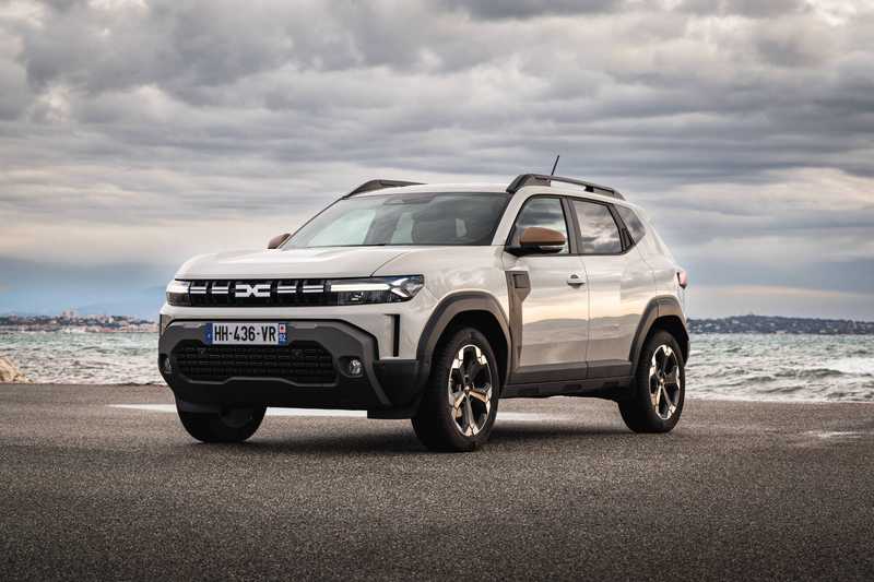 Dacia Duster: arriva il motore Full Hybrid 155
