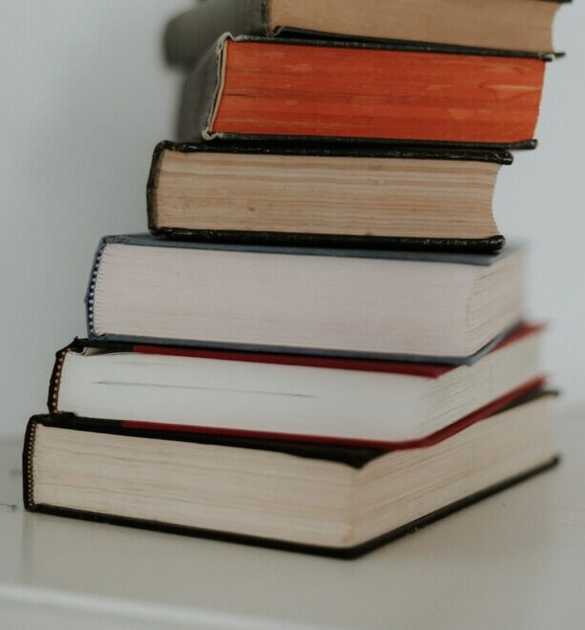 Enigmatiche Intermittenze Nordiche: Un Romanzo Svela l'Algoritmo della Solitudine