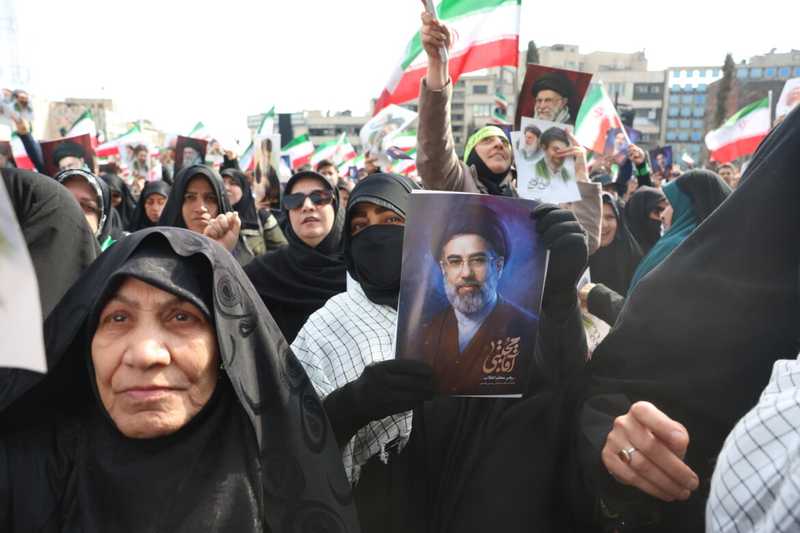 Raid USA su infrastrutture civili in Iran