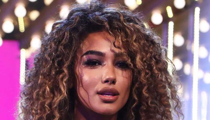 La Ruota della Fortuna: Samira Lui e battuta osé